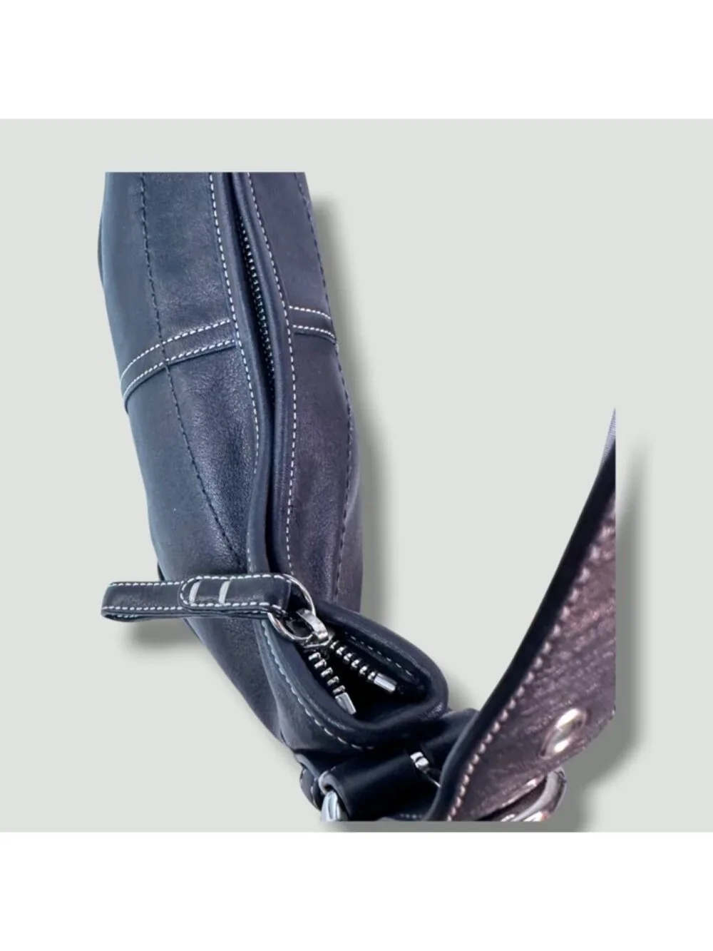 Coach Vintage Mini SoHo Black Leather Hobo Bag With Contrast Stitching & Signatu - Picture 8 of 9